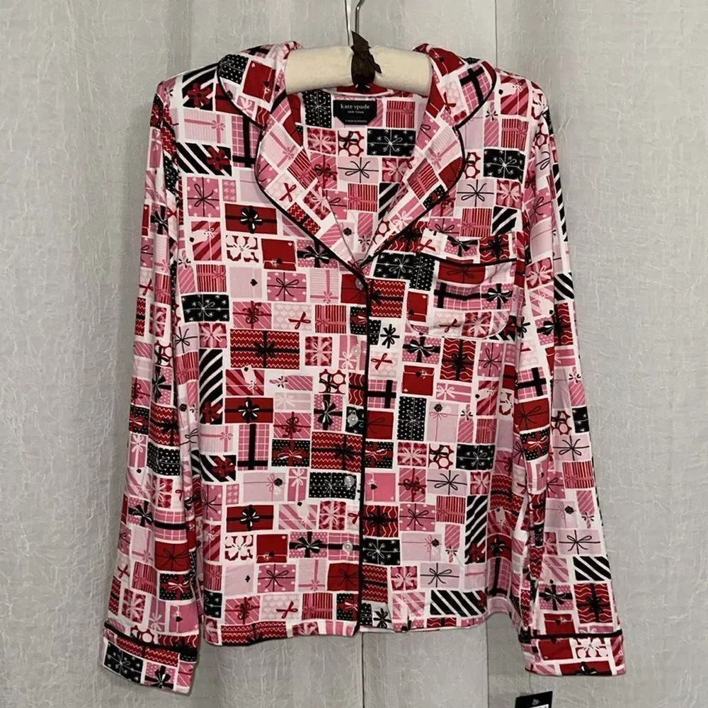 kate spade Red Black White Multi Christmas HolidayโGifts Notched Collar PJ Set